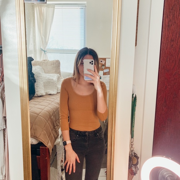 Golden bodysuit - Picture 2 of 4